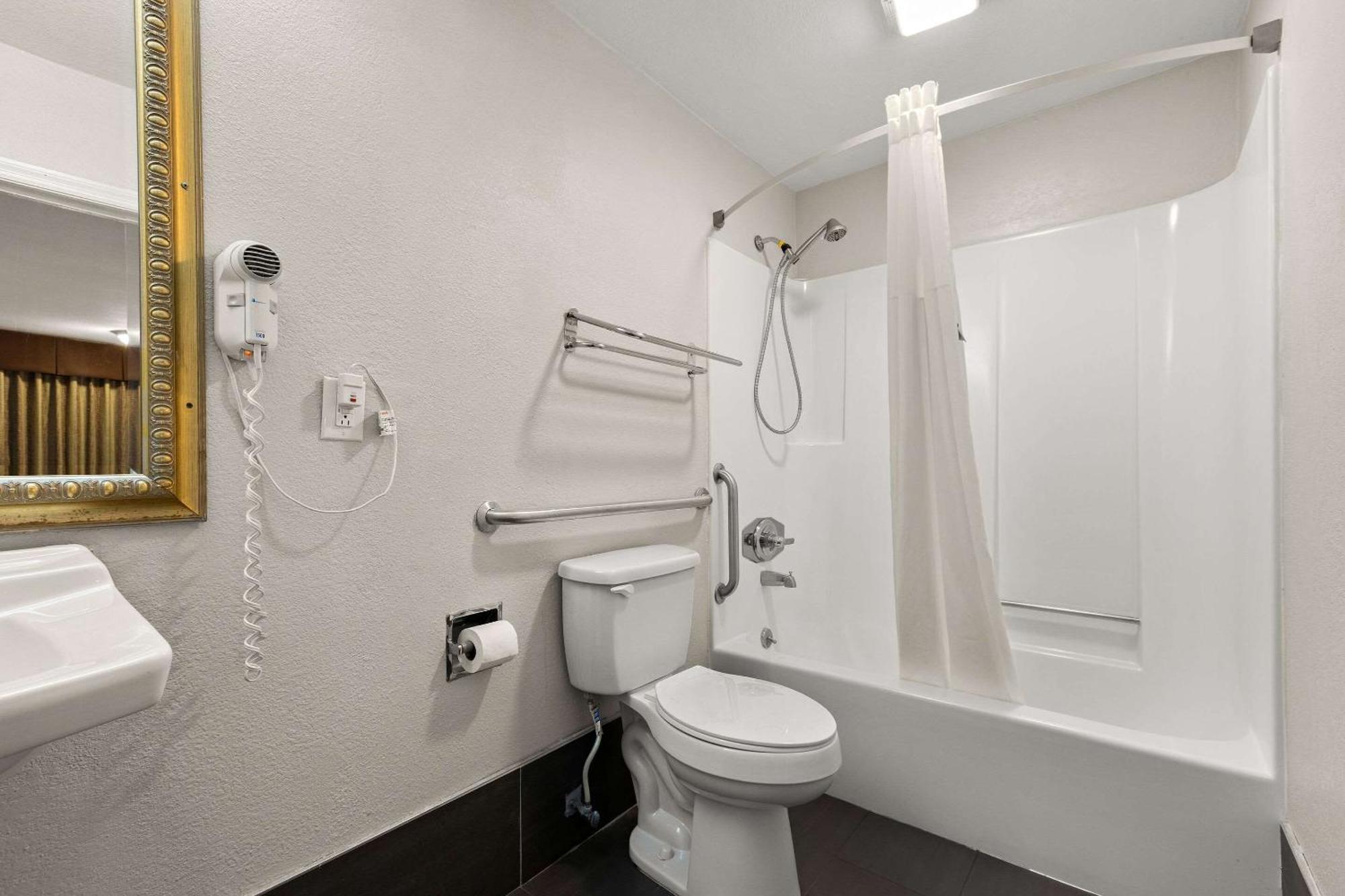 Econo Lodge White Pine Morristown I-81 & I-40 Split Dış mekan fotoğraf