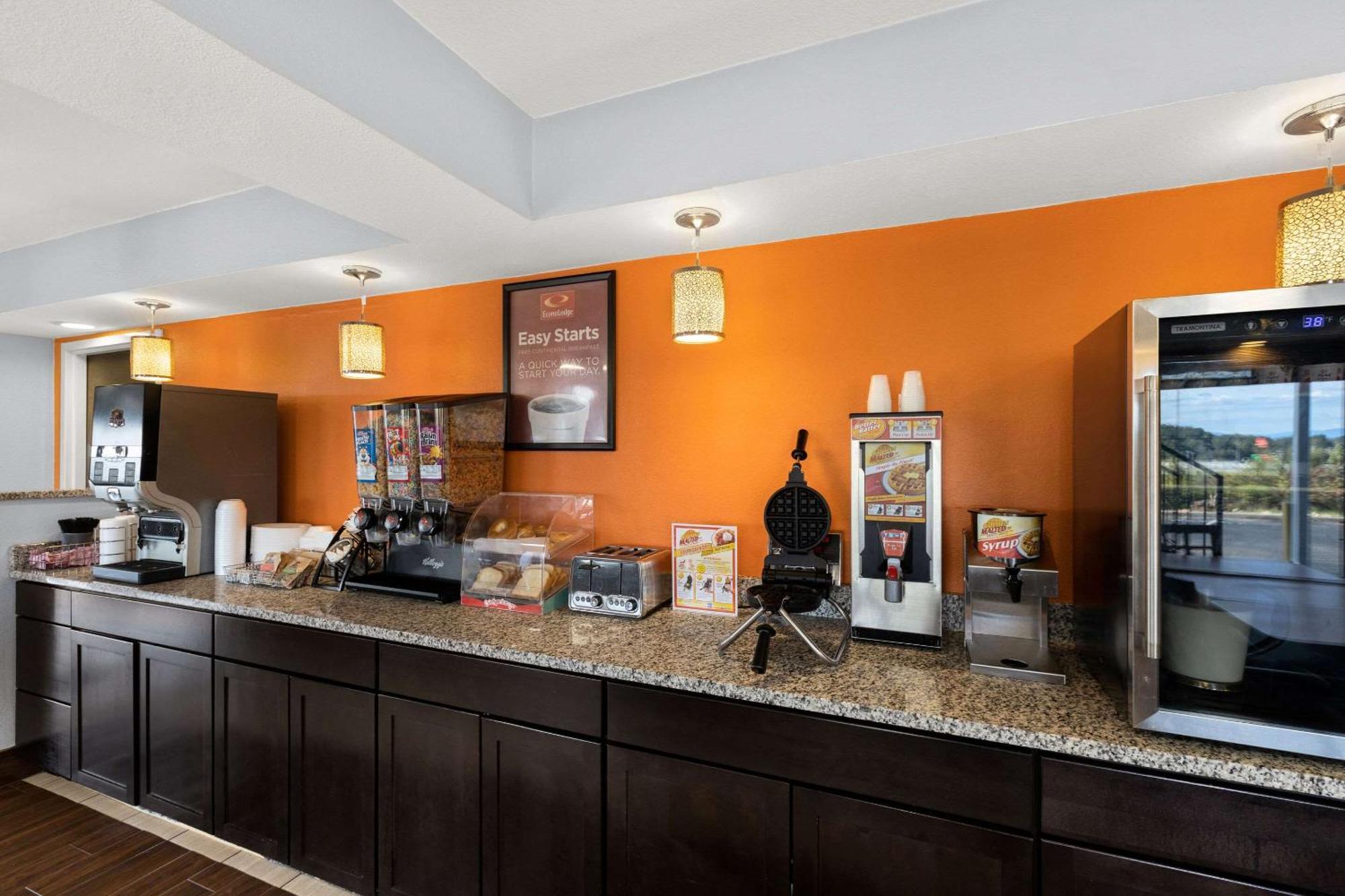 Econo Lodge White Pine Morristown I-81 & I-40 Split Dış mekan fotoğraf