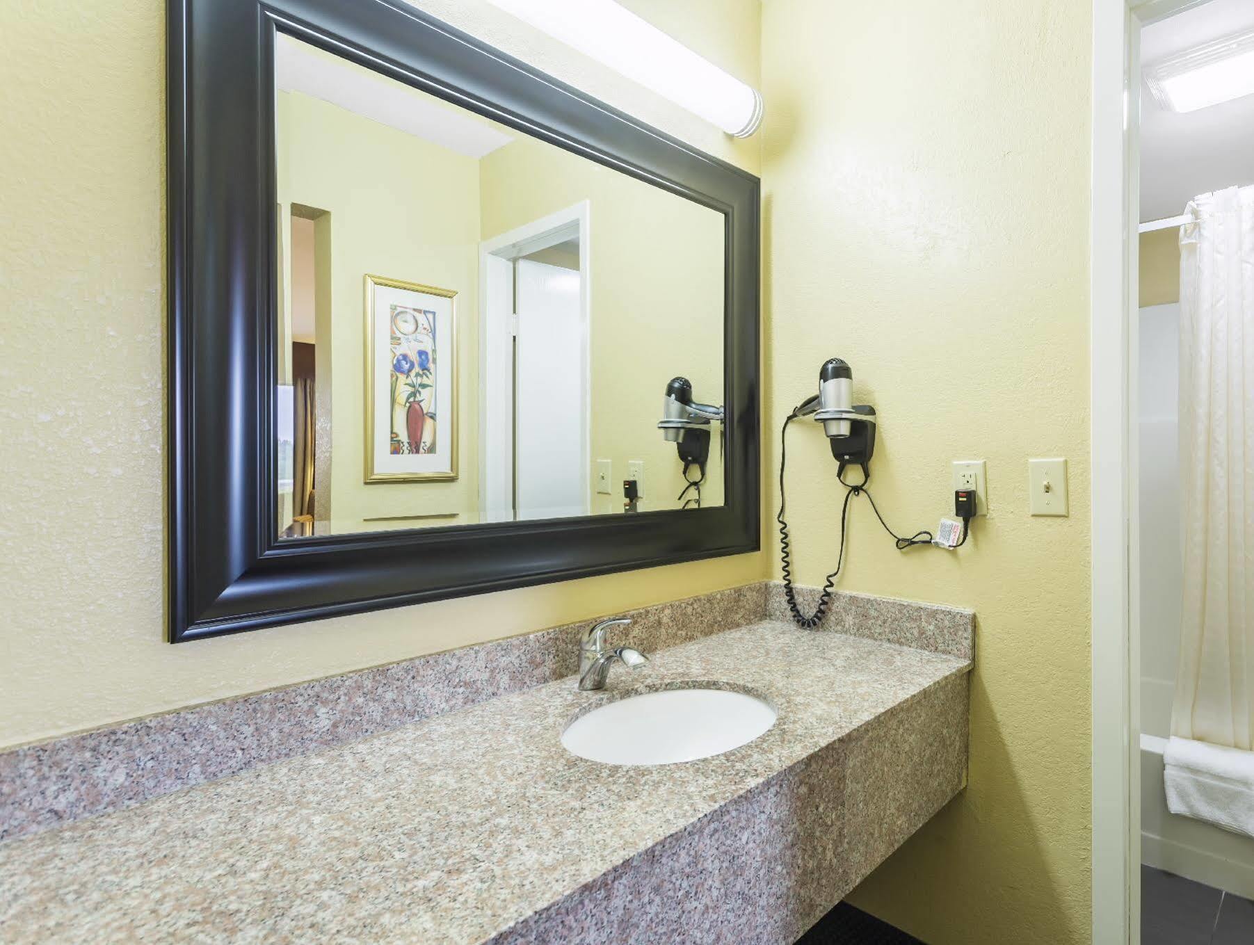 Econo Lodge White Pine Morristown I-81 & I-40 Split Dış mekan fotoğraf