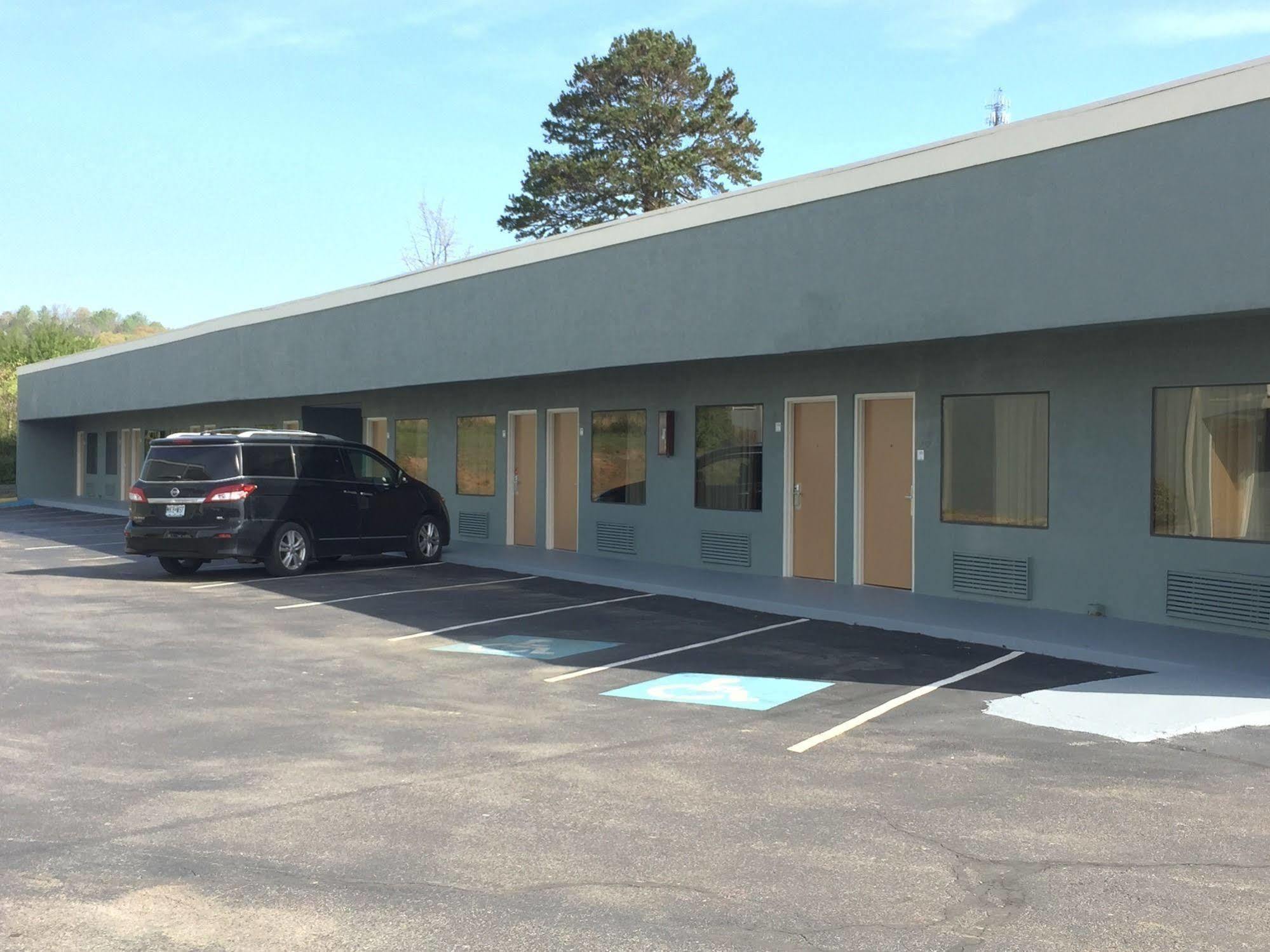 Econo Lodge White Pine Morristown I-81 & I-40 Split Dış mekan fotoğraf